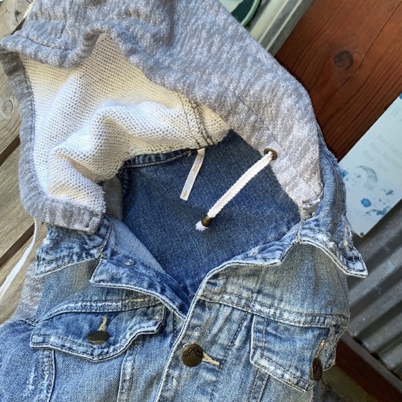 EUC Free People Distressed Denim Jacket with Contrast  Grey Hood/Arms - SM - Picture 5 of 7